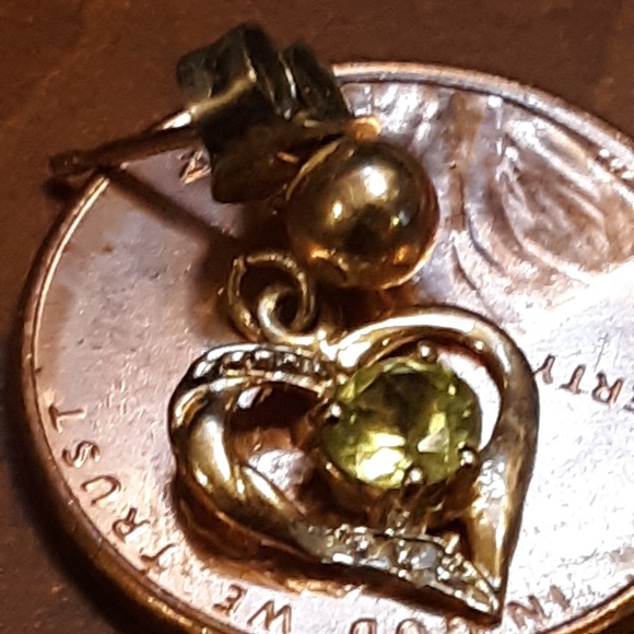 Single 10k hold heart with topaz, small diamonds - Picture 3 of 4